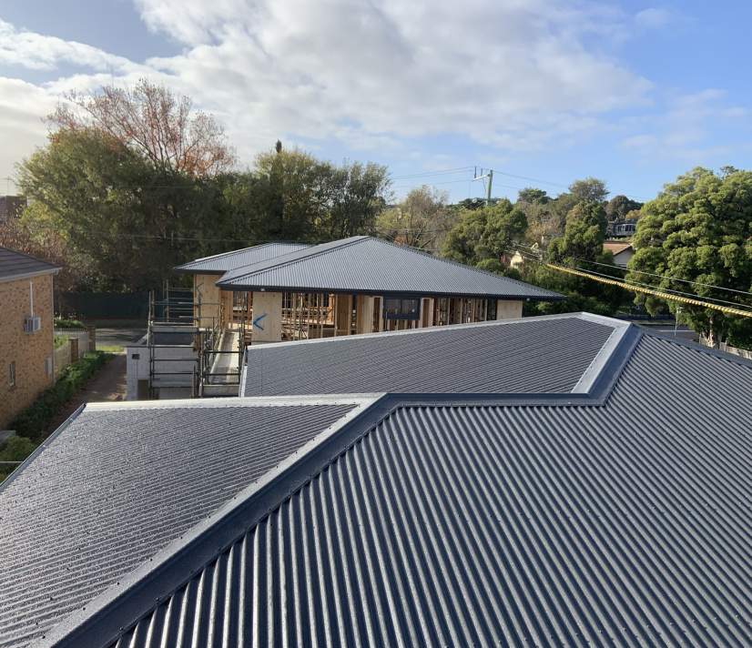 Home roof color in dark shade